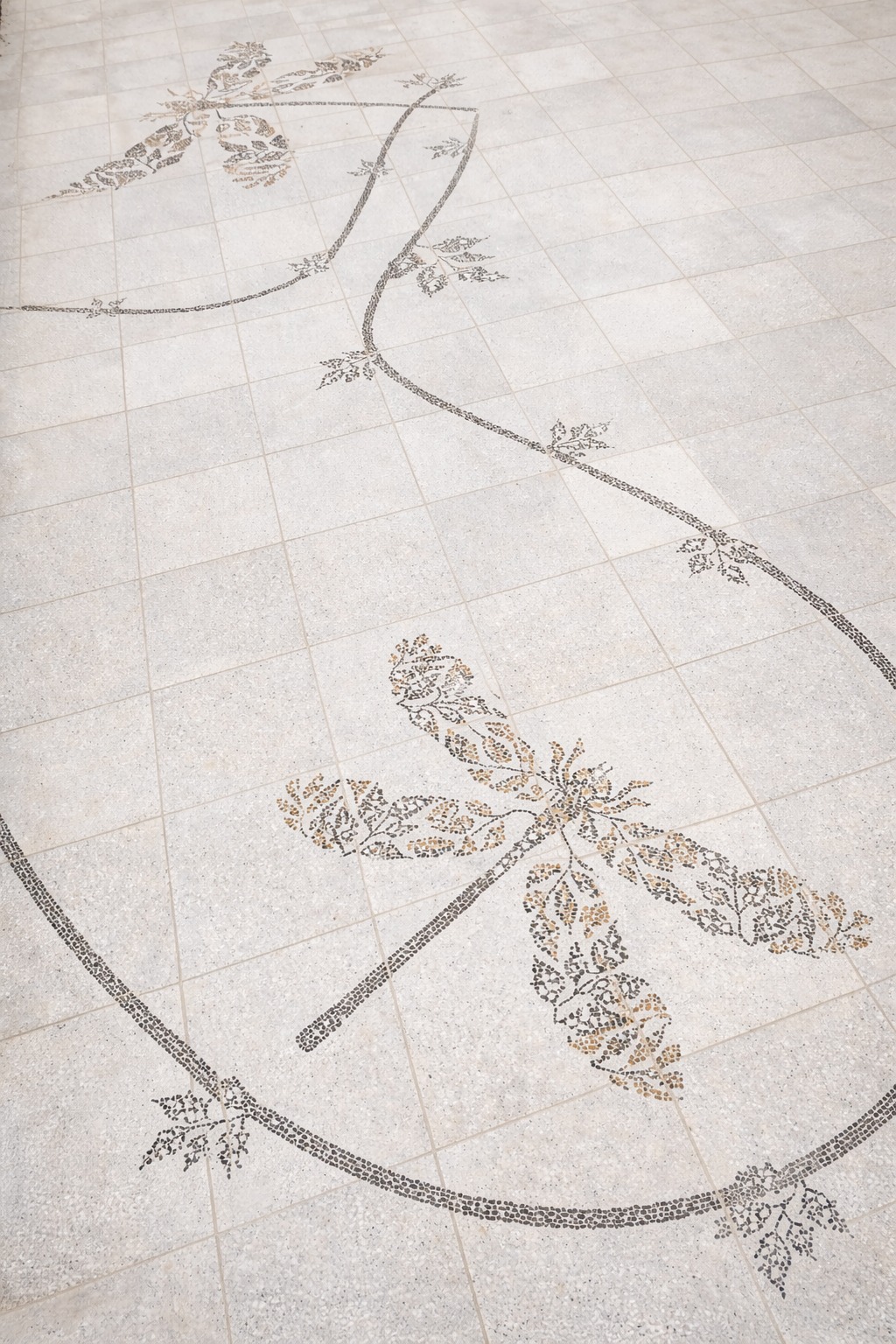 Large Scale Dragonfly Floor Motif